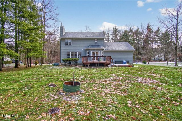 12 Kara Lane, Clifton Park, NY 12065