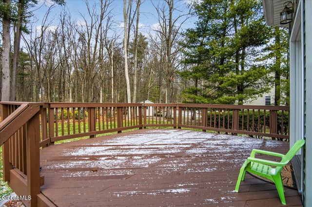 12 Kara Lane, Clifton Park, NY 12065