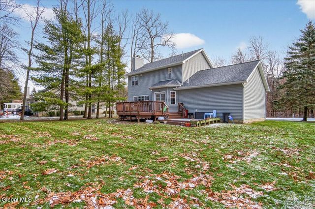 12 Kara Lane, Clifton Park, NY 12065