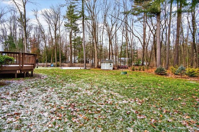 12 Kara Lane, Clifton Park, NY 12065