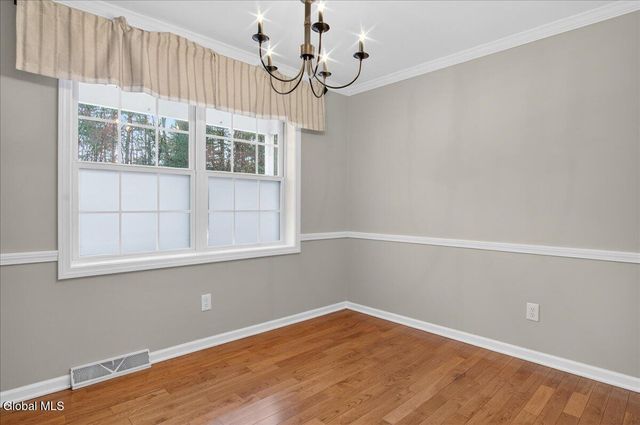 12 Kara Lane, Clifton Park, NY 12065