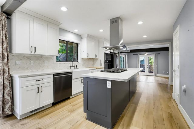 11415 Francis Dr, Grass Valley, CA 95949