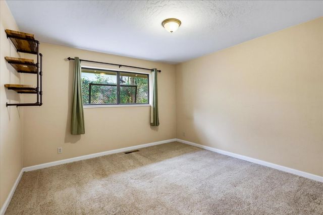 11415 Francis Dr, Grass Valley, CA 95949