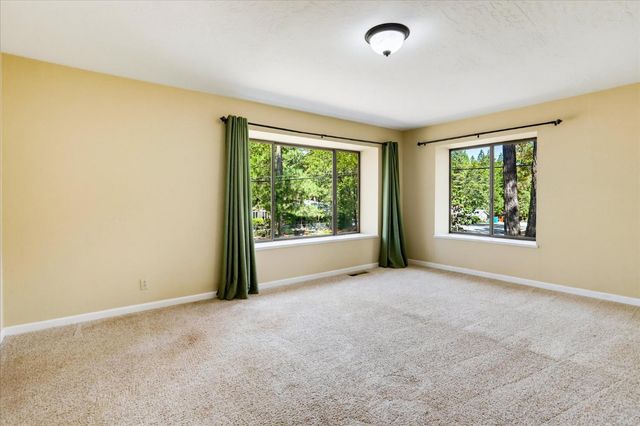 11415 Francis Dr, Grass Valley, CA 95949