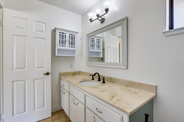 11415 Francis Dr, Grass Valley, CA 95949