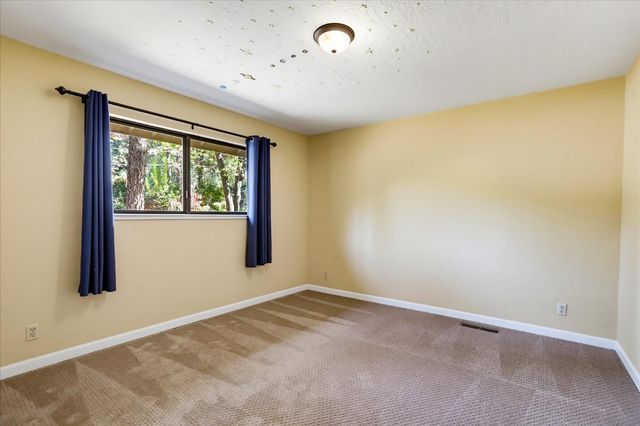 11415 Francis Dr, Grass Valley, CA 95949