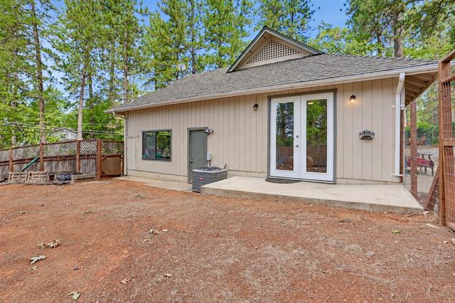 11415 Francis Dr, Grass Valley, CA 95949