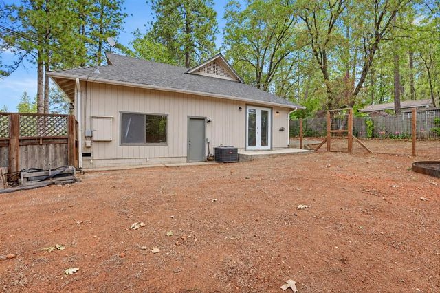 11415 Francis Dr, Grass Valley, CA 95949