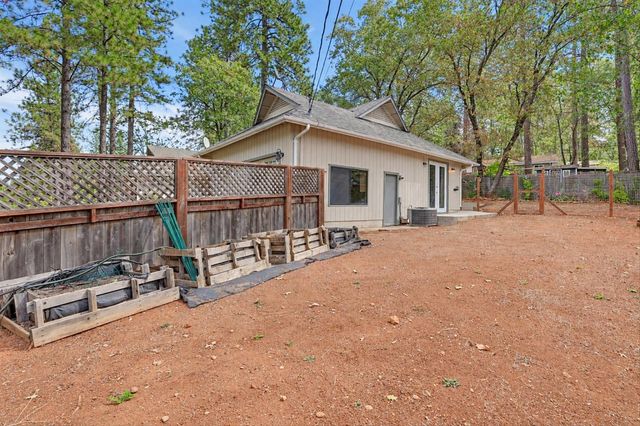 11415 Francis Dr, Grass Valley, CA 95949