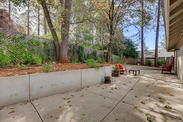 11415 Francis Dr, Grass Valley, CA 95949