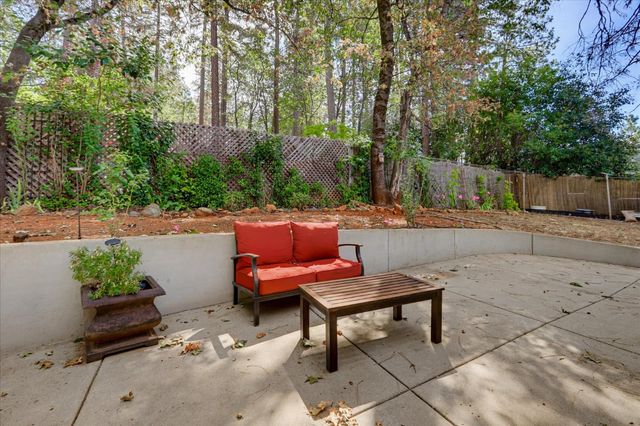 11415 Francis Dr, Grass Valley, CA 95949