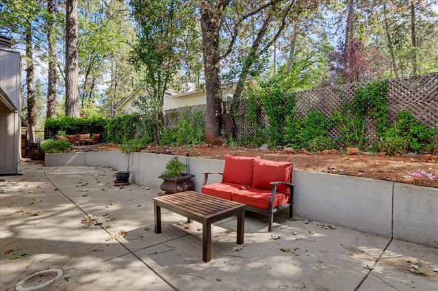 11415 Francis Dr, Grass Valley, CA 95949