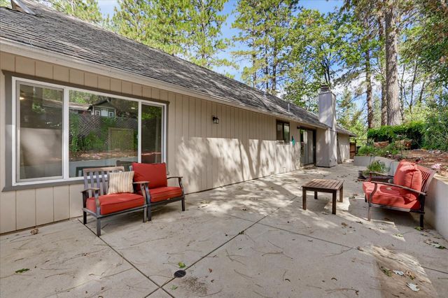 11415 Francis Dr, Grass Valley, CA 95949