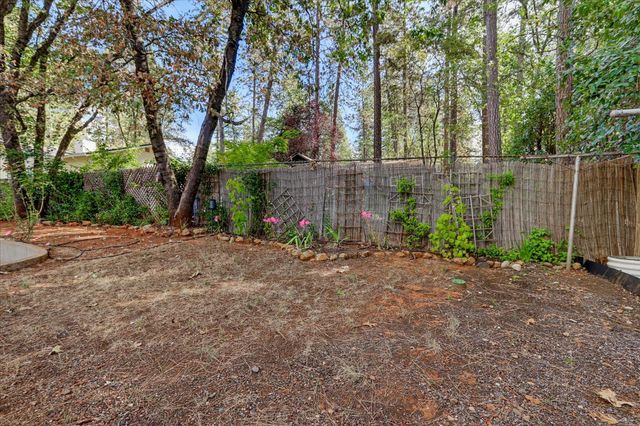 11415 Francis Dr, Grass Valley, CA 95949