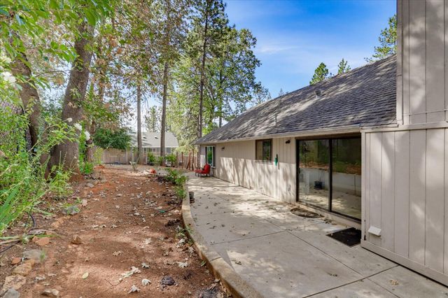 11415 Francis Dr, Grass Valley, CA 95949