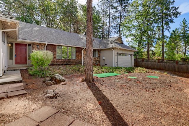 11415 Francis Dr, Grass Valley, CA 95949