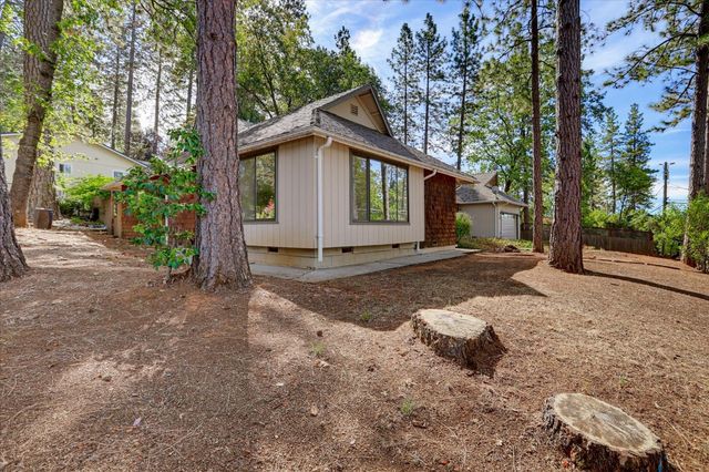 11415 Francis Dr, Grass Valley, CA 95949