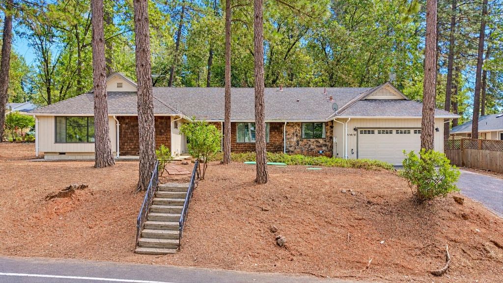 11415 Francis Dr, Grass Valley, CA 95949