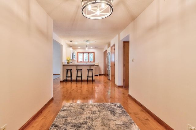 5797 Jeffrey Lane, Newburgh, IN 47630