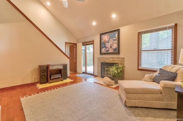 5797 Jeffrey Lane, Newburgh, IN 47630