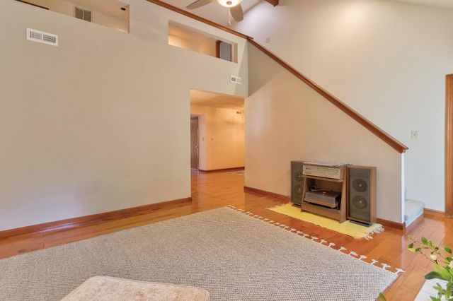 5797 Jeffrey Lane, Newburgh, IN 47630