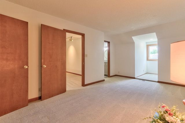 5797 Jeffrey Lane, Newburgh, IN 47630