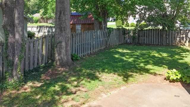 5797 Jeffrey Lane, Newburgh, IN 47630