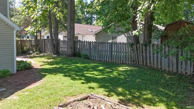 5797 Jeffrey Lane, Newburgh, IN 47630
