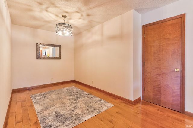 5797 Jeffrey Lane, Newburgh, IN 47630