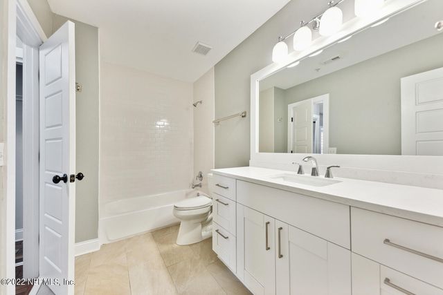 1701 THE GREENS Way 1822, Jacksonville Beach, FL 32250