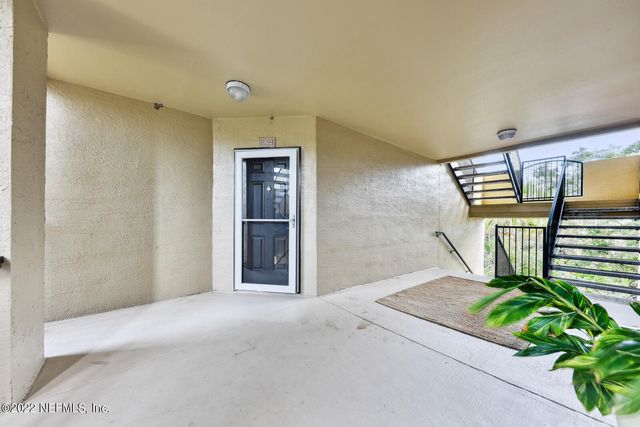 1701 THE GREENS Way 1822, Jacksonville Beach, FL 32250