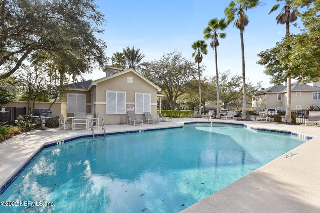 1701 THE GREENS Way 1822, Jacksonville Beach, FL 32250