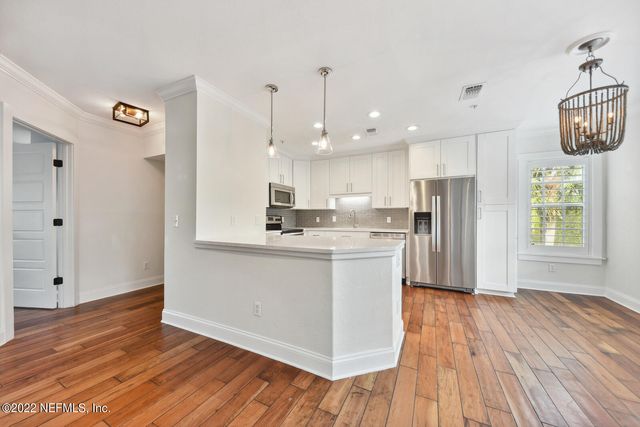 1701 THE GREENS Way 1822, Jacksonville Beach, FL 32250