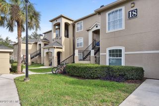 1701 THE GREENS Way 1822, Jacksonville Beach, FL 32250