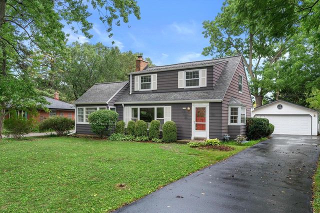7020 N Rockledge AVENUE, Glendale, WI 53209