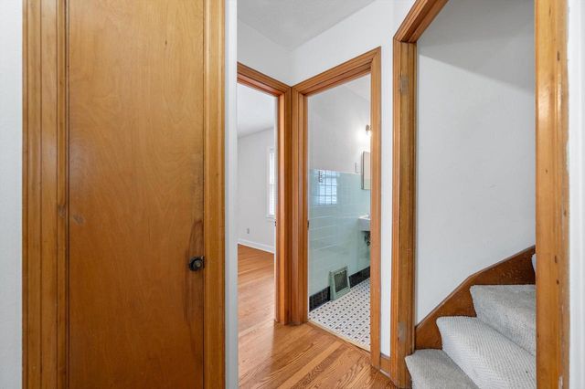 7020 N Rockledge AVENUE, Glendale, WI 53209