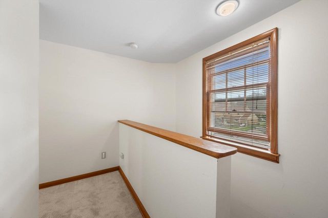 7020 N Rockledge AVENUE, Glendale, WI 53209