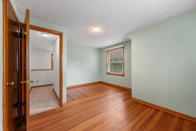 7020 N Rockledge AVENUE, Glendale, WI 53209