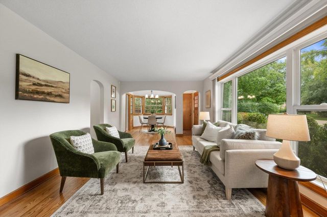7020 N Rockledge AVENUE, Glendale, WI 53209