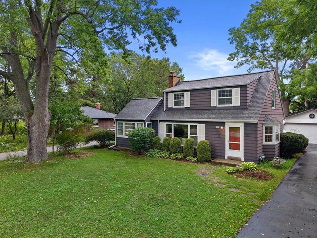 7020 N Rockledge AVENUE, Glendale, WI 53209