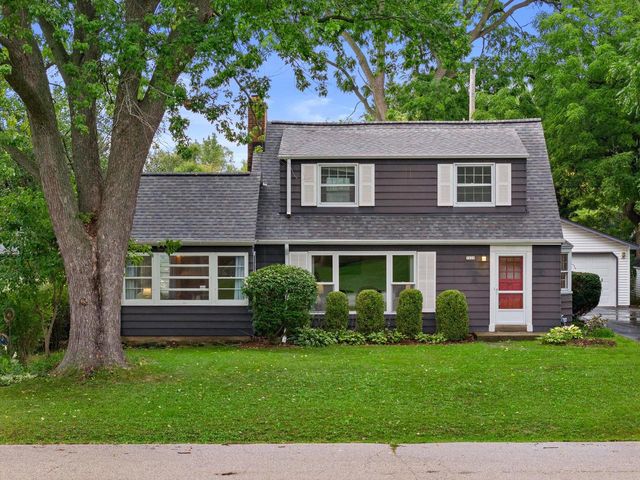7020 N Rockledge AVENUE, Glendale, WI 53209