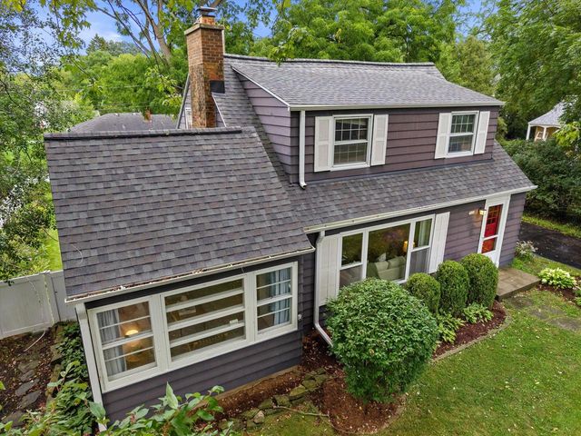 7020 N Rockledge AVENUE, Glendale, WI 53209