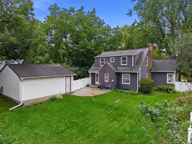 7020 N Rockledge AVENUE, Glendale, WI 53209