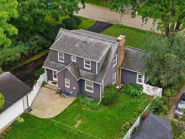 7020 N Rockledge AVENUE, Glendale, WI 53209