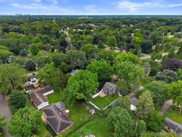 7020 N Rockledge AVENUE, Glendale, WI 53209