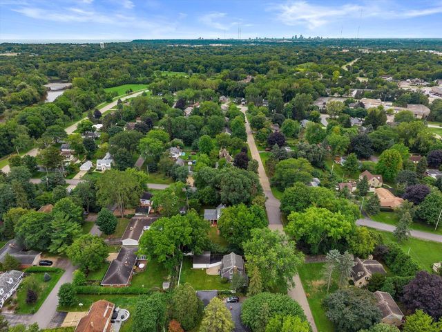 7020 N Rockledge AVENUE, Glendale, WI 53209