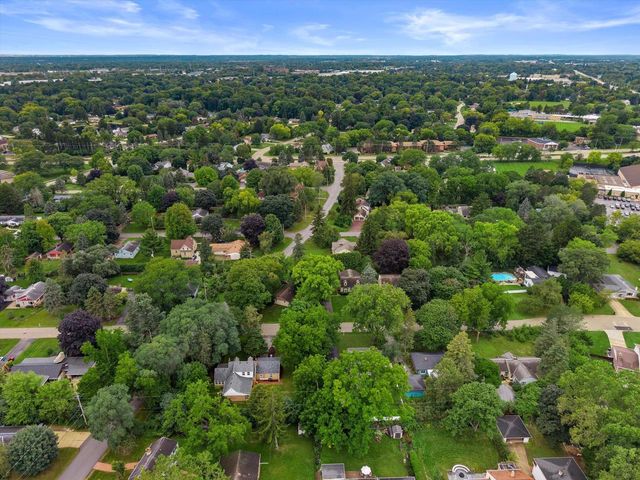 7020 N Rockledge AVENUE, Glendale, WI 53209