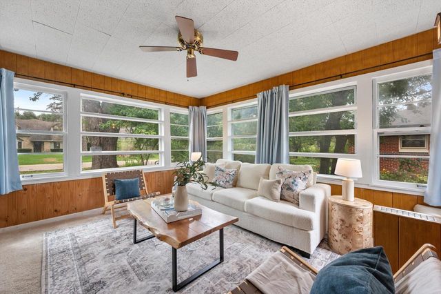 7020 N Rockledge AVENUE, Glendale, WI 53209