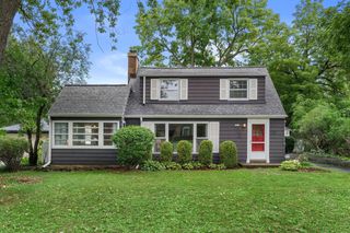 7020 N Rockledge AVENUE, Glendale, WI 53209