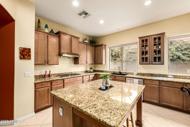 2252 S MCCLELLAND Place, Chandler, AZ 85286